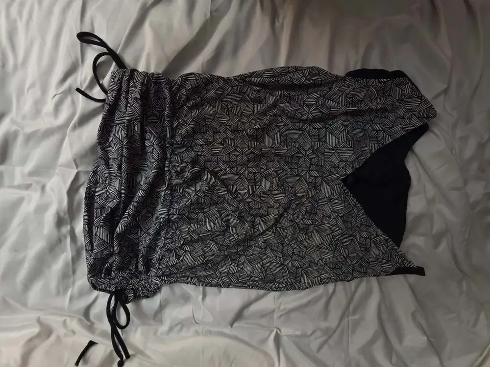 Athleta Laguna Side Scrunch Tankini Top Black White Geometric 38 D/DD